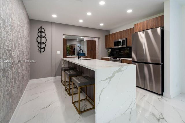 2308 SE 18 St, Fort Lauderdale, FL 33316