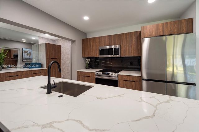 2308 SE 18 St, Fort Lauderdale, FL 33316