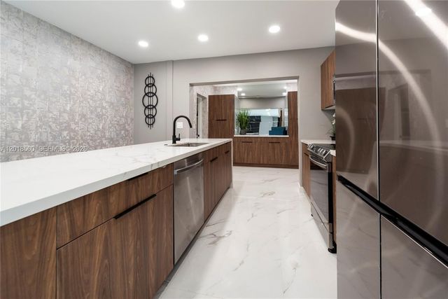 2308 SE 18 St, Fort Lauderdale, FL 33316