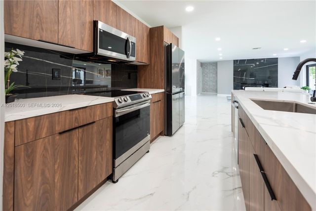 2308 SE 18 St, Fort Lauderdale, FL 33316
