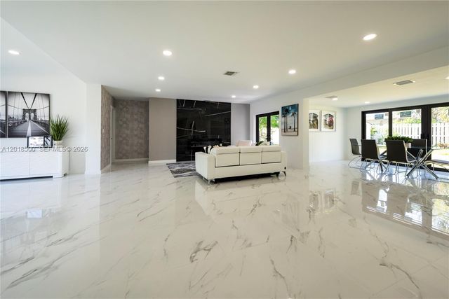 2308 SE 18 St, Fort Lauderdale, FL 33316