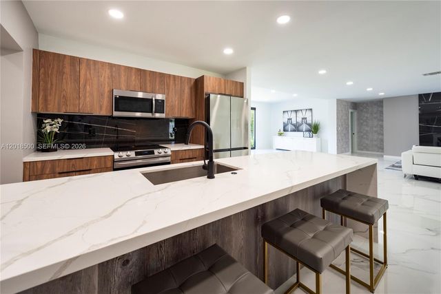 2308 SE 18 St, Fort Lauderdale, FL 33316