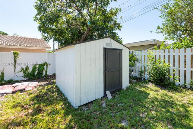 2308 SE 18 St, Fort Lauderdale, FL 33316