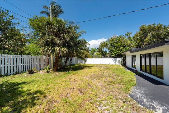 2308 SE 18 St, Fort Lauderdale, FL 33316