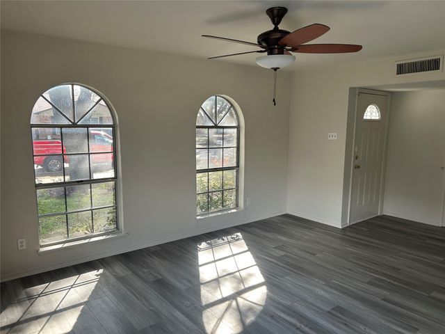 2617 Ashglen Drive, Garland, TX 75043