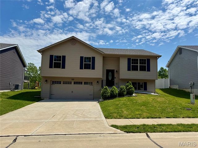 312 Touchdown Drive, Foristell, MO 63348