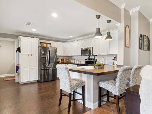 114 Heather LN, Diana, TX 75640