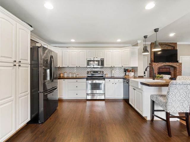 114 Heather LN, Diana, TX 75640