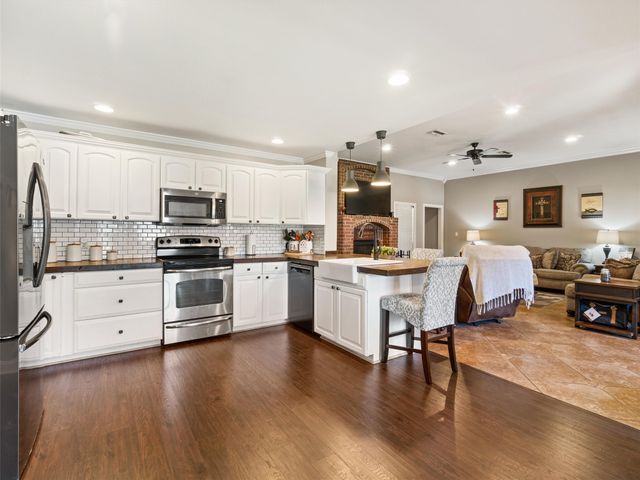114 Heather LN, Diana, TX 75640