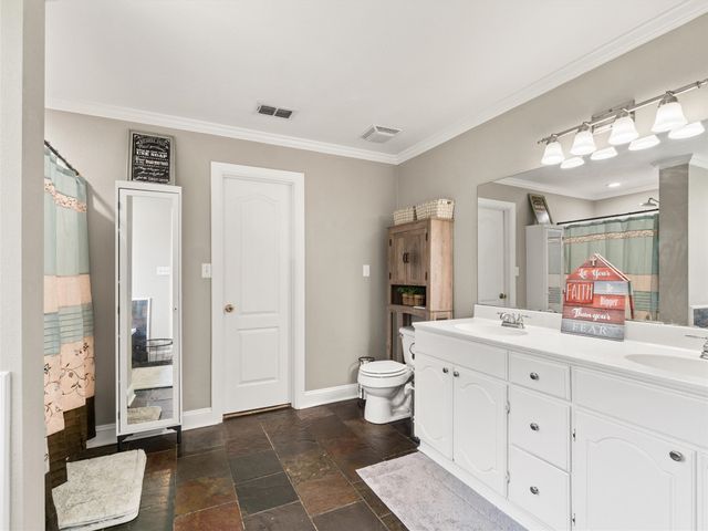 114 Heather LN, Diana, TX 75640