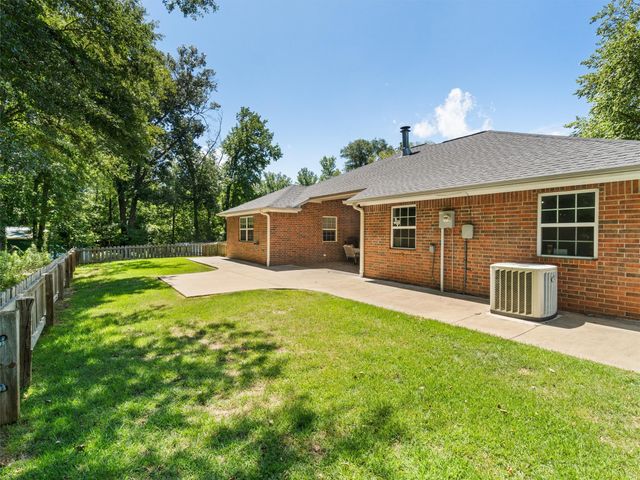 114 Heather LN, Diana, TX 75640