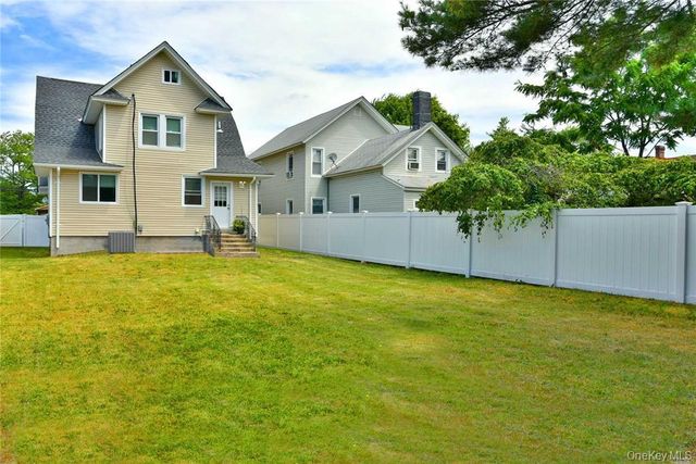 29 Archer Street, Freeport, NY 11520