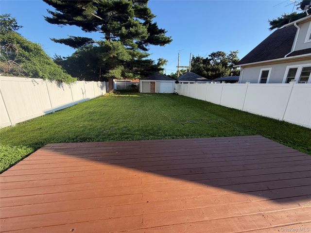 29 Archer Street, Freeport, NY 11520