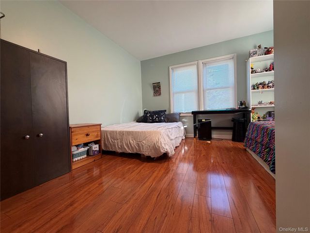 29 Archer Street, Freeport, NY 11520