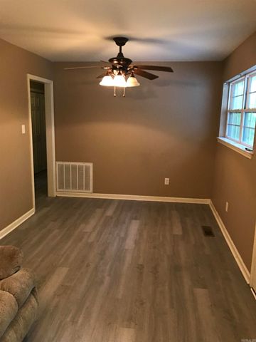 7616 Briarwood Circle, Little Rock, AR 72205
