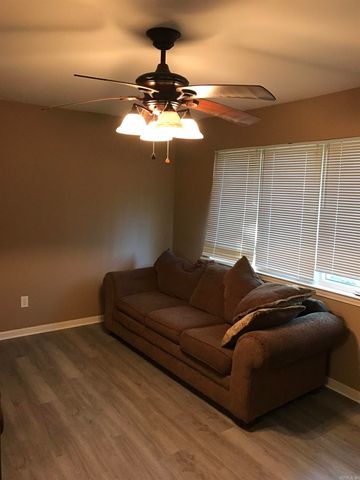 7616 Briarwood Circle, Little Rock, AR 72205