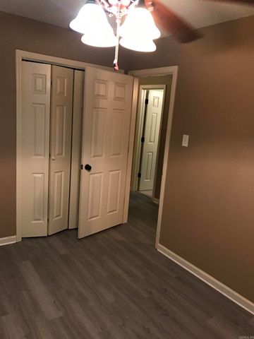 7616 Briarwood Circle, Little Rock, AR 72205