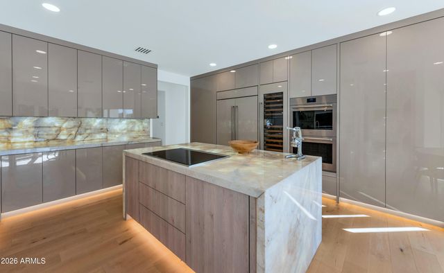 4627 E SANNA Street, Phoenix, AZ 85028