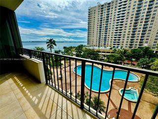 520 Brickell Key Dr A605, Miami, FL 33131