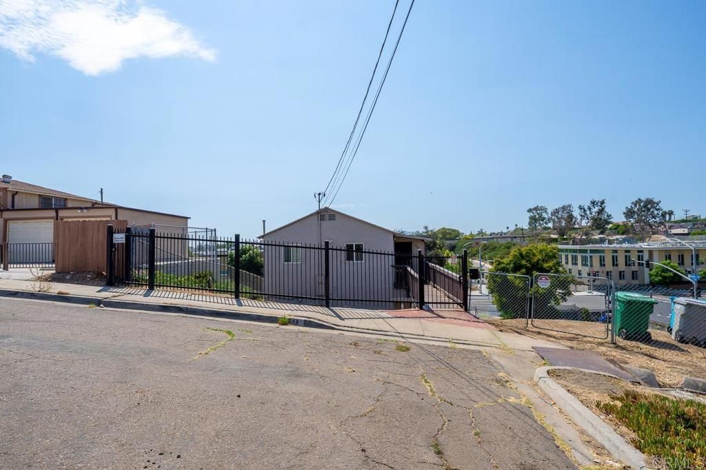 648 51 Street, San Diego, CA 92114 — photo 2