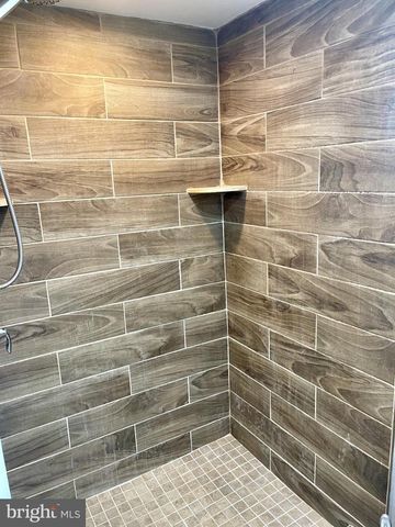 565 E NELSON AVE, Alexandria, VA 22301