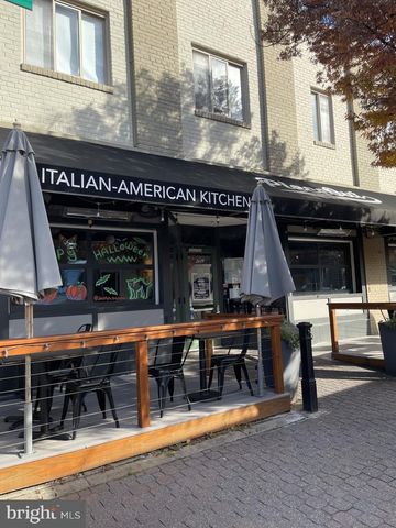 565 E NELSON AVE, Alexandria, VA 22301