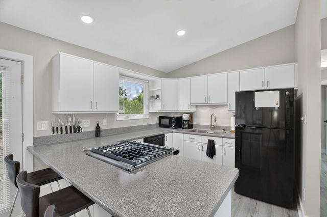 7606 Moorlane Drive, 77, Worthington, OH 43085