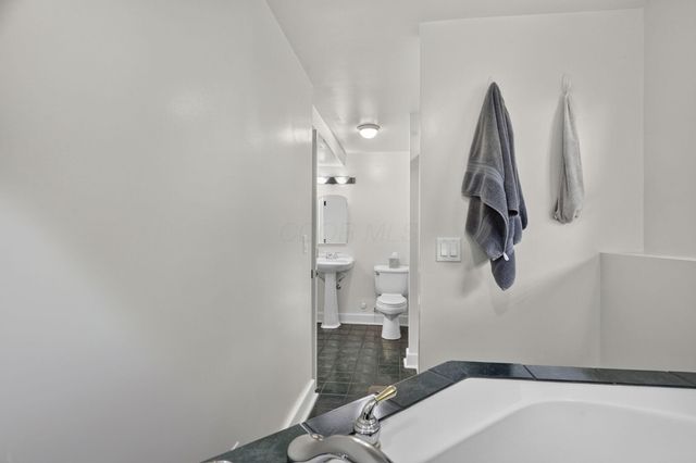 7606 Moorlane Drive, 77, Worthington, OH 43085