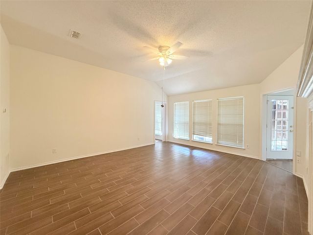 4512 Queenswood Drive, Grand Prairie, TX 75052