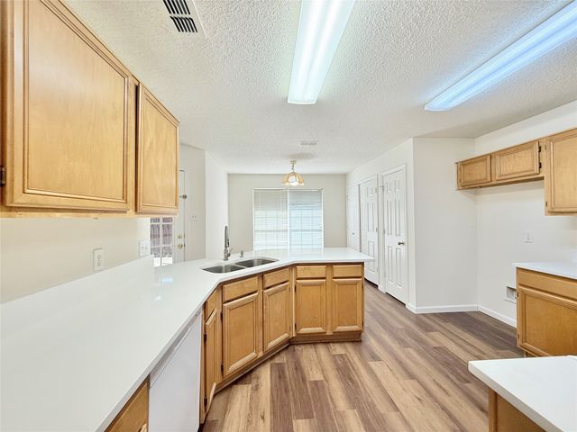 4512 Queenswood Drive, Grand Prairie, TX 75052