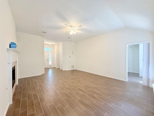 4512 Queenswood Drive, Grand Prairie, TX 75052
