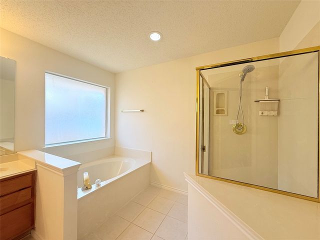4512 Queenswood Drive, Grand Prairie, TX 75052