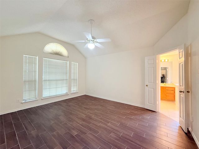 4512 Queenswood Drive, Grand Prairie, TX 75052