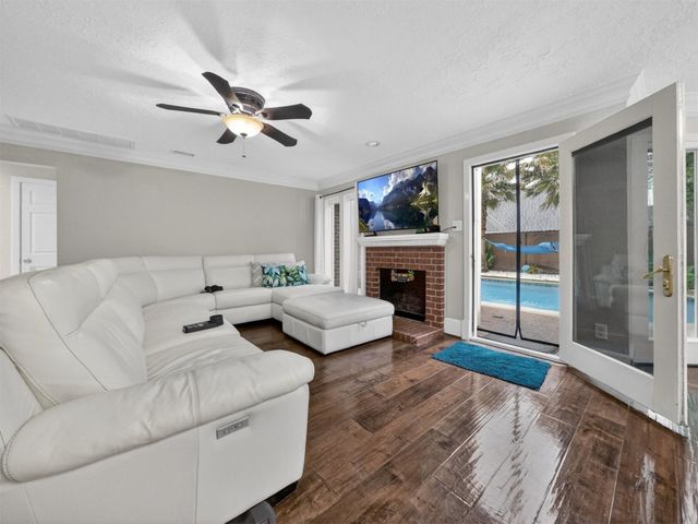 14819 Redwood Bend Trail, Houston, TX 77062