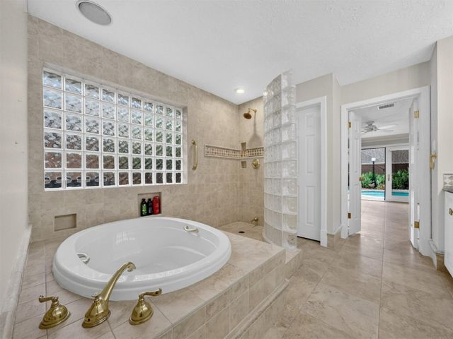 14819 Redwood Bend Trail, Houston, TX 77062