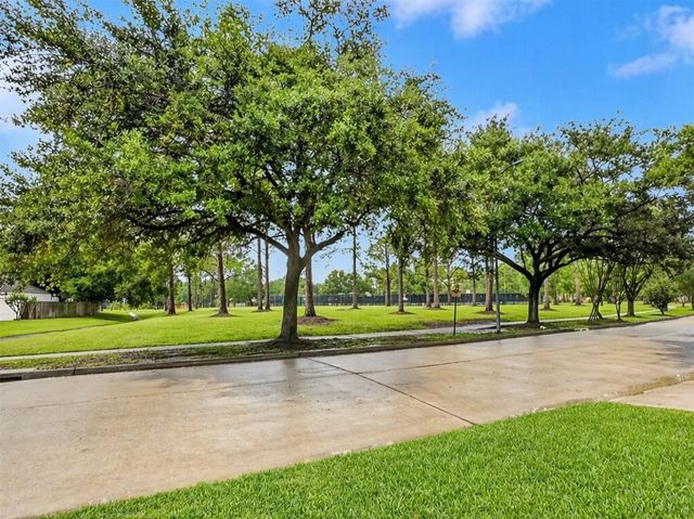 14819 Redwood Bend Trail, Houston, TX 77062