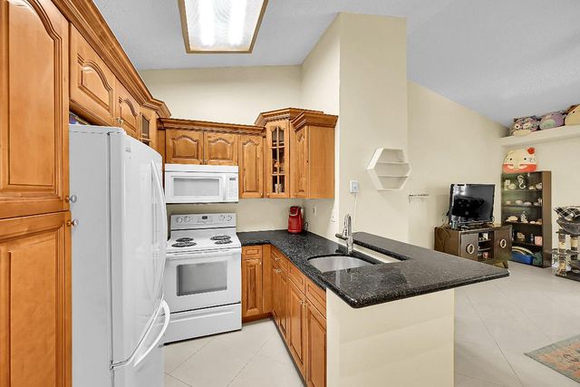 931 Lyons Road 4201, Coconut Creek, FL 33063