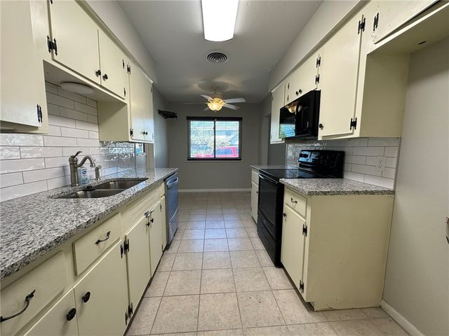 1123 Orion Dr, Portland, TX 78374