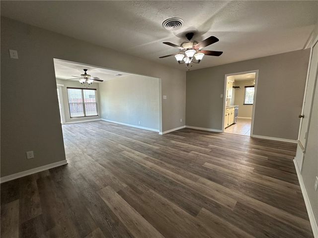 1123 Orion Dr, Portland, TX 78374