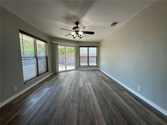 1123 Orion Dr, Portland, TX 78374