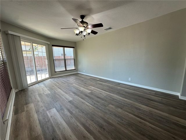 1123 Orion Dr, Portland, TX 78374