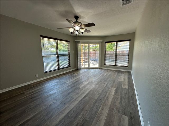 1123 Orion Dr, Portland, TX 78374