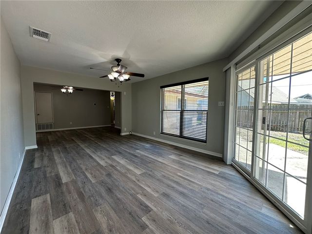 1123 Orion Dr, Portland, TX 78374