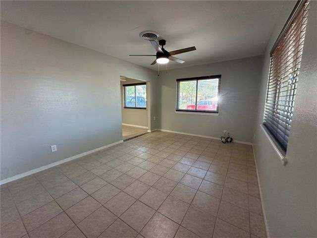 1123 Orion Dr, Portland, TX 78374