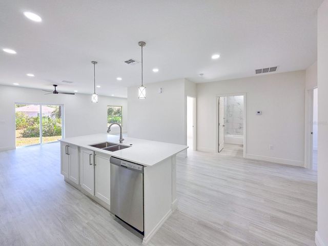 1355 9TH AVENUE, Deland, FL 32724