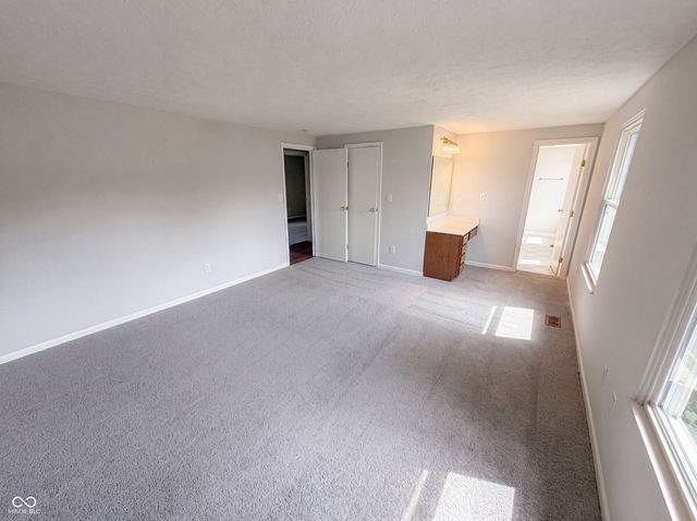 7744 Oakshot Lane, Indianapolis, IN 46268