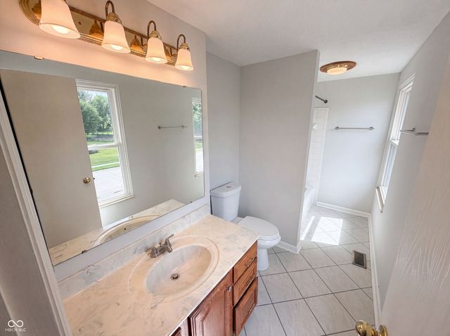 7744 Oakshot Lane, Indianapolis, IN 46268