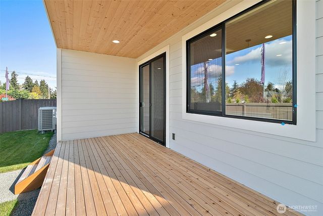 14228 SE 284th Place, Kent, WA 98042