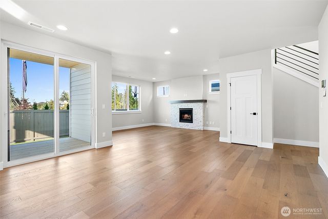 14228 SE 284th Place, Kent, WA 98042