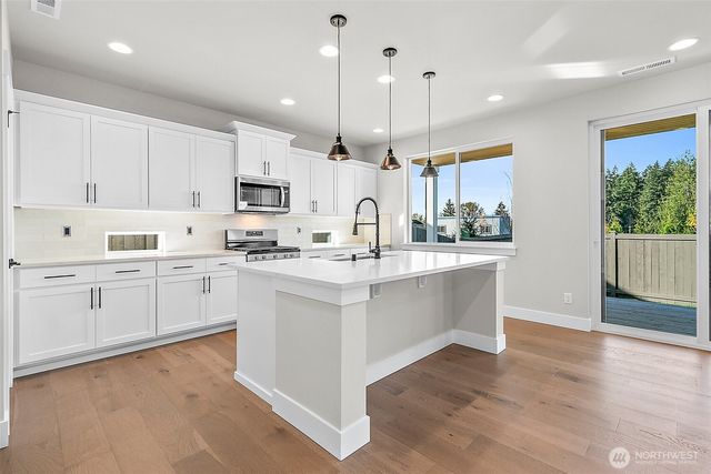 14228 SE 284th Place, Kent, WA 98042